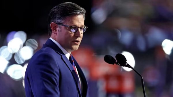 炒股配资开户 美媒：拜登宣布退选后，众议院议长约翰逊敦促拜登立即辞职，万斯也发声