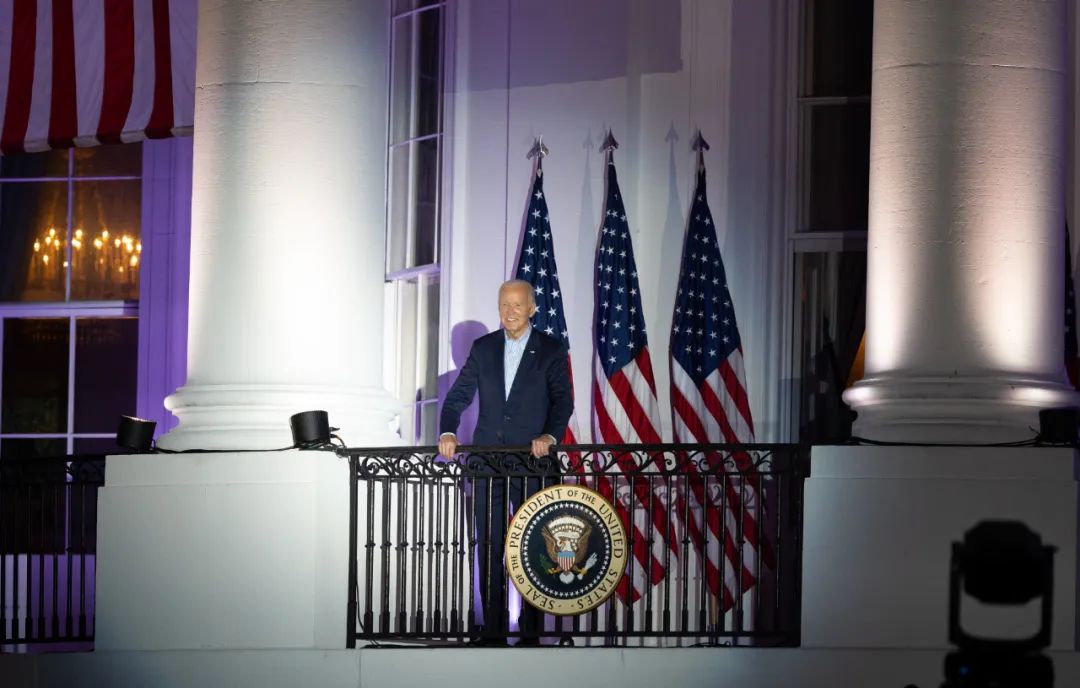 这是7月4日在美国华盛顿白宫拍摄的美国总统拜登。新华社记者 胡友松 摄